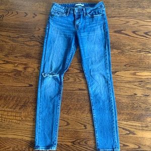Levi’s 711 Skinny W28/L32 Ripped Knee Jeans